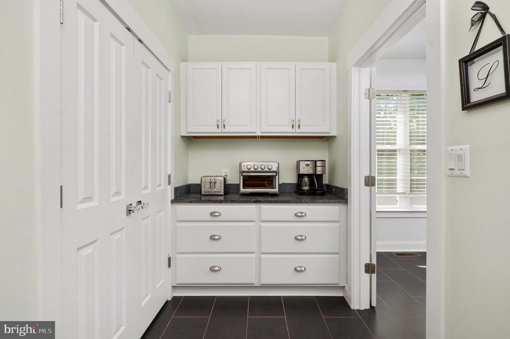 32454 GADSDEN LN, LOCUST GROVE, Virginia 22508, 4 Bedrooms Bedrooms, ,3 BathroomsBathrooms,Residential,32454 GADSDEN LN,VAOR2014192 MLS # VAOR2014192
