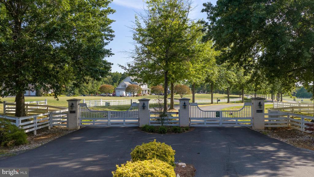 32454 GADSDEN LN, LOCUST GROVE, Virginia 22508, 4 Bedrooms Bedrooms, ,3 BathroomsBathrooms,Residential,32454 GADSDEN LN,VAOR2014192 MLS # VAOR2014192