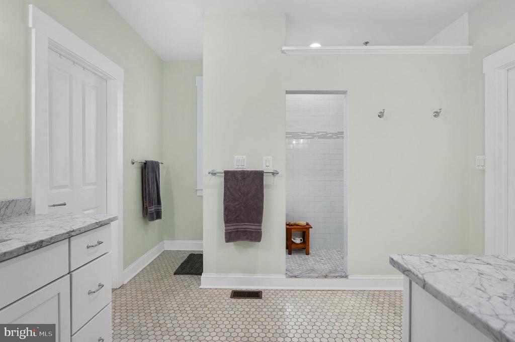 32454 GADSDEN LN, LOCUST GROVE, Virginia 22508, 4 Bedrooms Bedrooms, ,3 BathroomsBathrooms,Residential,32454 GADSDEN LN,VAOR2014192 MLS # VAOR2014192