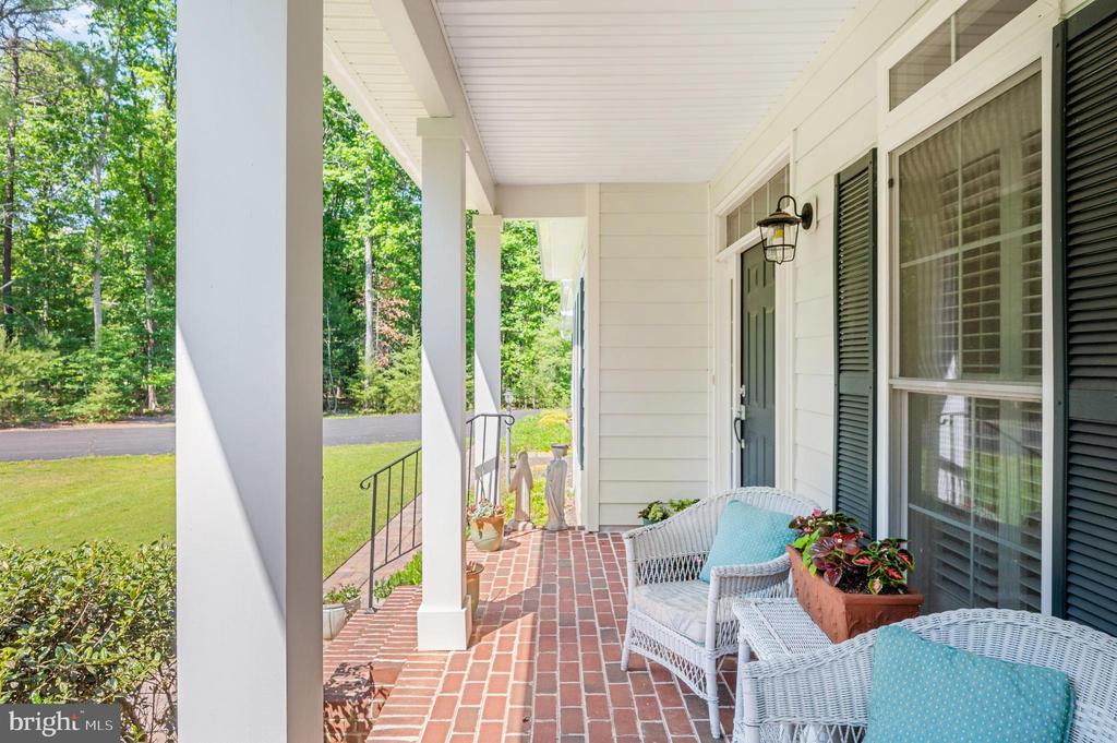 32454 GADSDEN LN, LOCUST GROVE, Virginia 22508, 4 Bedrooms Bedrooms, ,3 BathroomsBathrooms,Residential,32454 GADSDEN LN,VAOR2014192 MLS # VAOR2014192