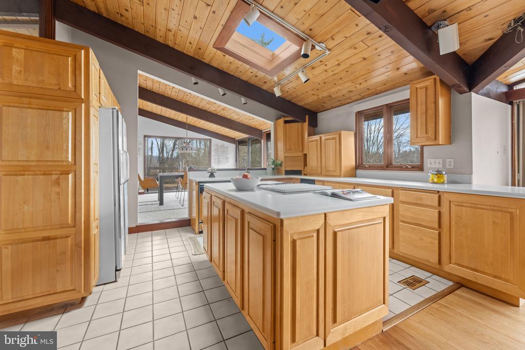 7099 GLEN CURTISS LN, WARRENTON, Virginia 20187, 4 Bedrooms Bedrooms, ,3 BathroomsBathrooms,Residential,7099 GLEN CURTISS LN,VAFQ2022134 MLS # VAFQ2022134