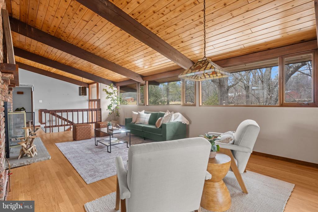 7099 GLEN CURTISS LN, WARRENTON, Virginia 20187, 4 Bedrooms Bedrooms, ,3 BathroomsBathrooms,Residential,7099 GLEN CURTISS LN,VAFQ2022134 MLS # VAFQ2022134