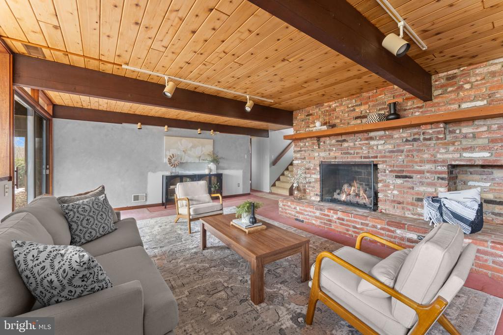 7099 GLEN CURTISS LN, WARRENTON, Virginia 20187, 4 Bedrooms Bedrooms, ,3 BathroomsBathrooms,Residential,7099 GLEN CURTISS LN,VAFQ2022134 MLS # VAFQ2022134