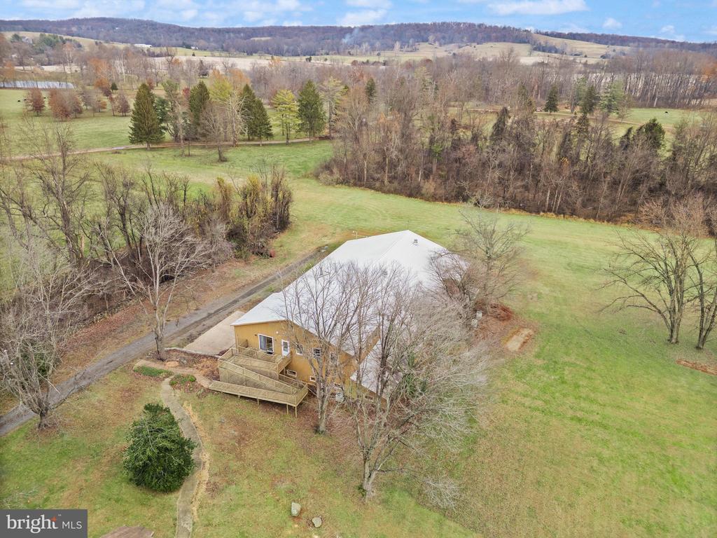 7099 GLEN CURTISS LN, WARRENTON, Virginia 20187, 4 Bedrooms Bedrooms, ,3 BathroomsBathrooms,Residential,7099 GLEN CURTISS LN,VAFQ2022134 MLS # VAFQ2022134