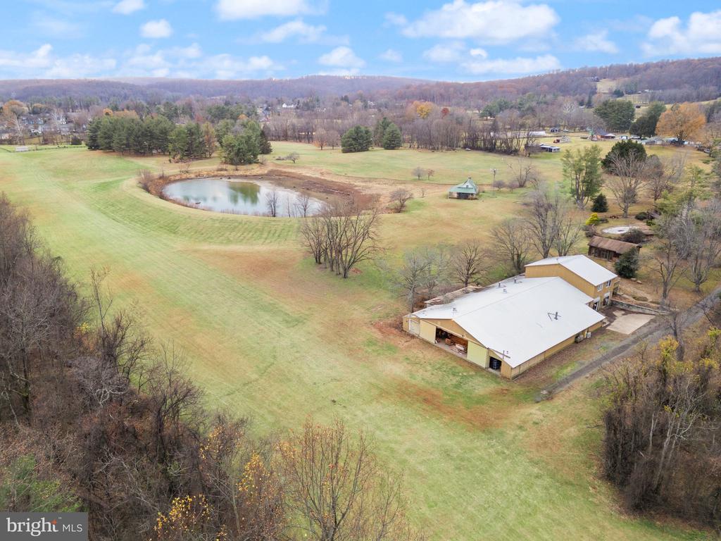 7099 GLEN CURTISS LN, WARRENTON, Virginia 20187, 4 Bedrooms Bedrooms, ,3 BathroomsBathrooms,Residential,7099 GLEN CURTISS LN,VAFQ2022134 MLS # VAFQ2022134
