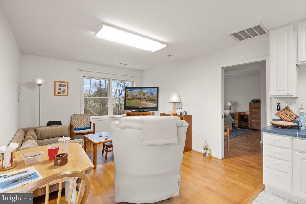 7099 GLEN CURTISS LN, WARRENTON, Virginia 20187, 4 Bedrooms Bedrooms, ,3 BathroomsBathrooms,Residential,7099 GLEN CURTISS LN,VAFQ2022134 MLS # VAFQ2022134