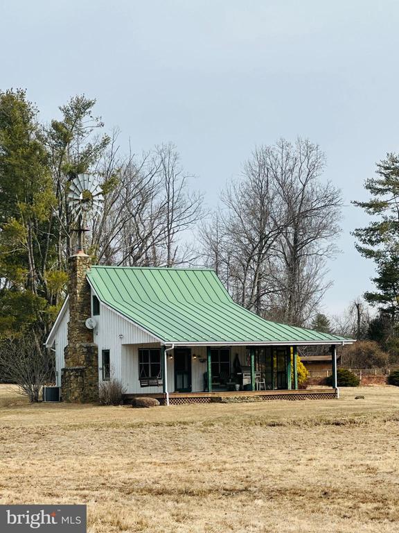 7099 GLEN CURTISS LN, WARRENTON, Virginia 20187, 4 Bedrooms Bedrooms, ,3 BathroomsBathrooms,Residential,7099 GLEN CURTISS LN,VAFQ2022134 MLS # VAFQ2022134