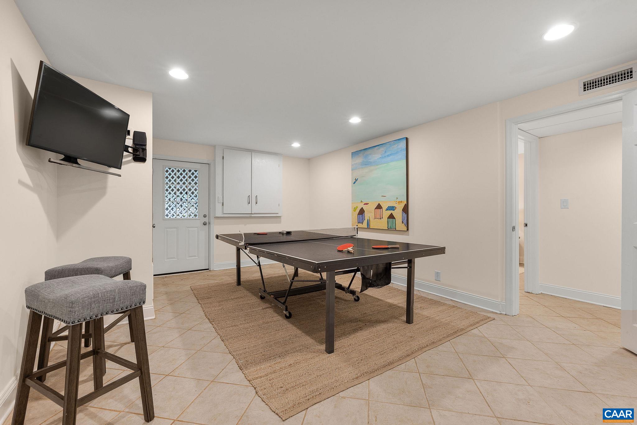 Terrace level rec room