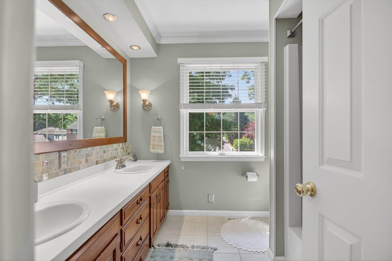 207 FAIRWAY DR, HARRISONBURG, Virginia 22802, 4 Bedrooms Bedrooms, ,3 BathroomsBathrooms,Residential,207 FAIRWAY DR,677224 MLS # 677224 207 FAIRWAY DR, HARRISONBURG, Virginia 22802, 4 Bedrooms Bedrooms, ,3 BathroomsBathrooms,Residential,207 FAIRWAY DR,677224 MLS # 677224