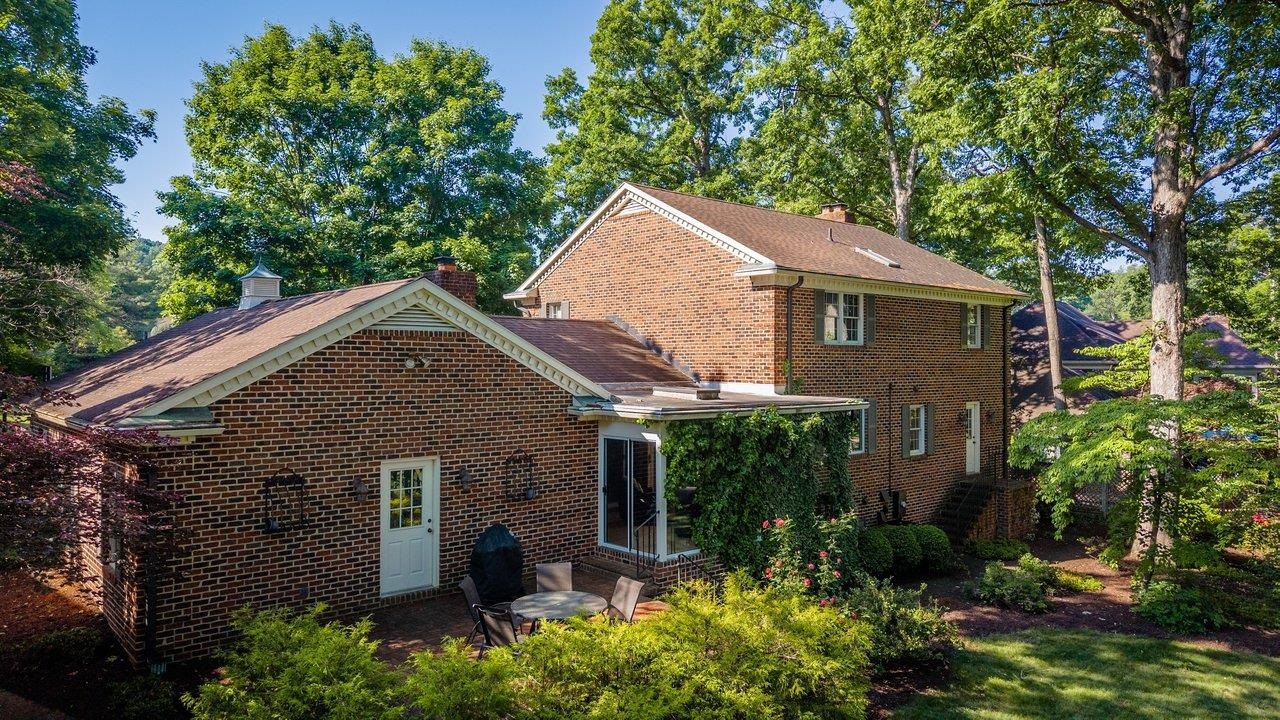 207 FAIRWAY DR, HARRISONBURG, Virginia 22802, 4 Bedrooms Bedrooms, ,3 BathroomsBathrooms,Residential,207 FAIRWAY DR,677224 MLS # 677224 207 FAIRWAY DR, HARRISONBURG, Virginia 22802, 4 Bedrooms Bedrooms, ,3 BathroomsBathrooms,Residential,207 FAIRWAY DR,677224 MLS # 677224