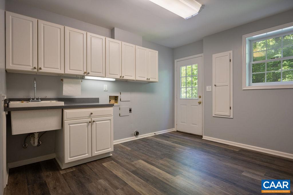 315 TERRELL RD W, CHARLOTTESVILLE, Virginia 22901, 4 Bedrooms Bedrooms, ,3 BathroomsBathrooms,Residential,315 TERRELL RD W,677359 MLS # 677359