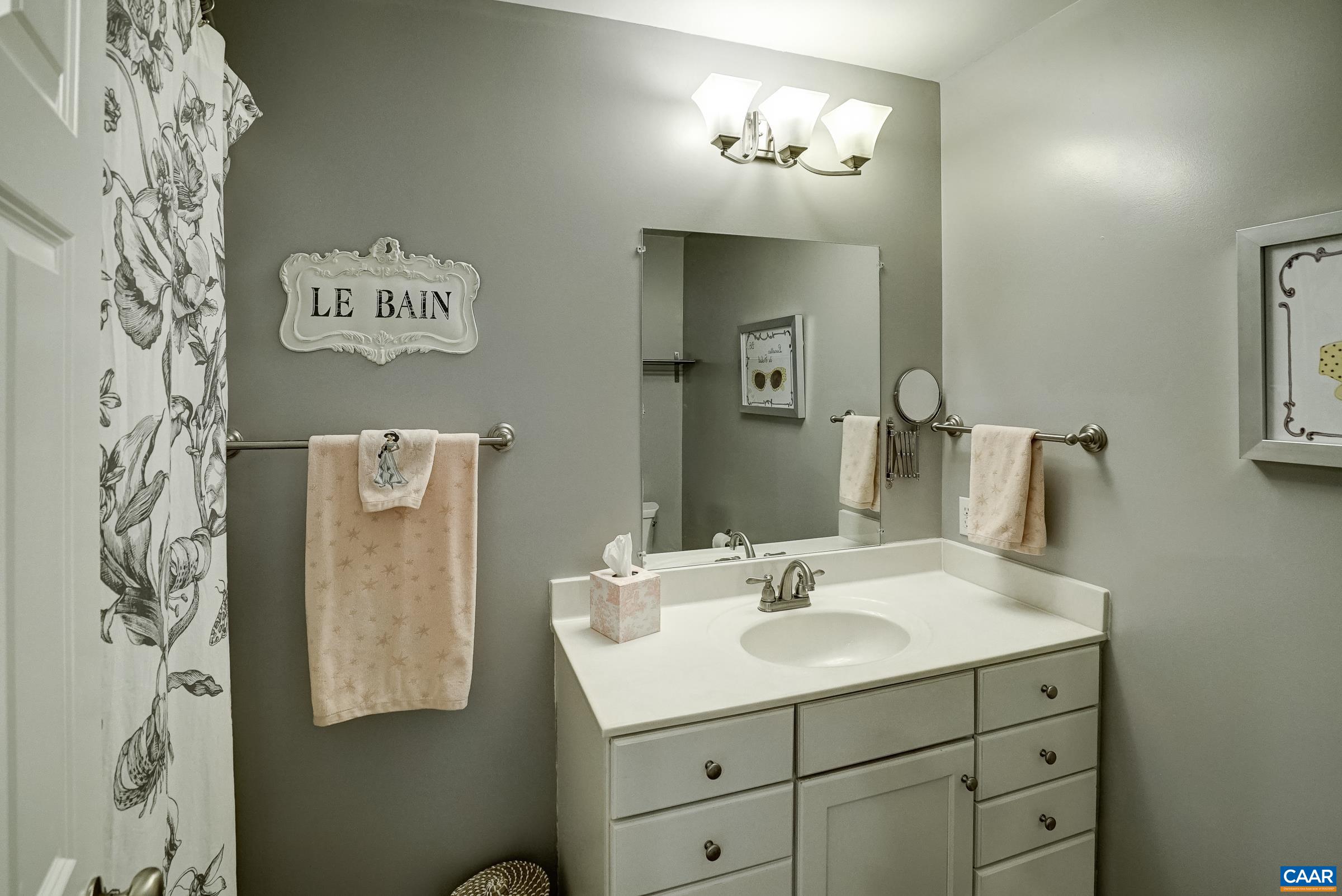 Full hall bathroom 1 Full hall bathroom 1