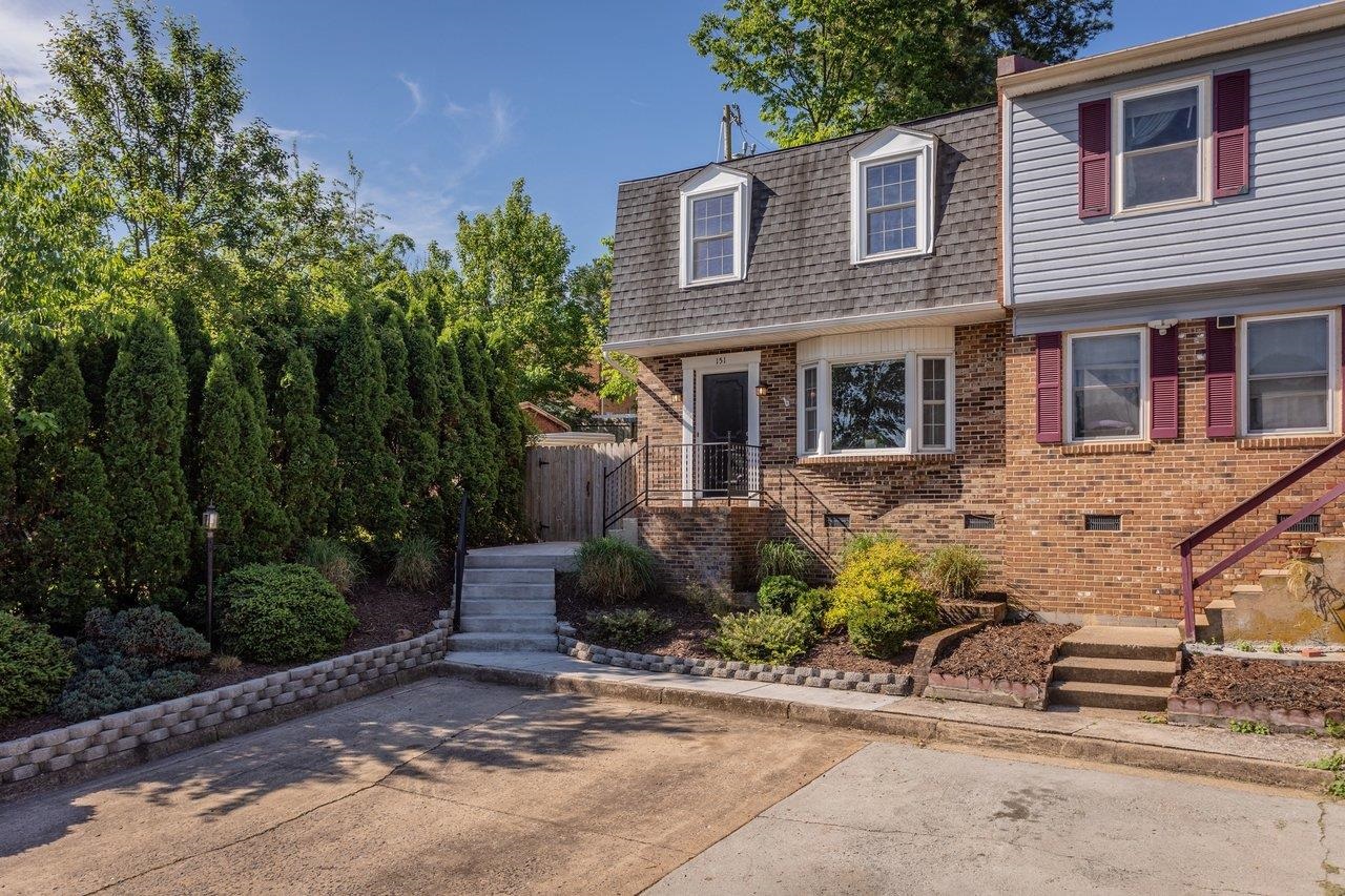 151 WAKEFIELD PL, HARRISONBURG, Virginia 22801, 3 Bedrooms Bedrooms, ,1 BathroomBathrooms,Residential,151 WAKEFIELD PL,677383 MLS # 677383 151 WAKEFIELD PL, HARRISONBURG, Virginia 22801, 3 Bedrooms Bedrooms, ,1 BathroomBathrooms,Residential,151 WAKEFIELD PL,677383 MLS # 677383