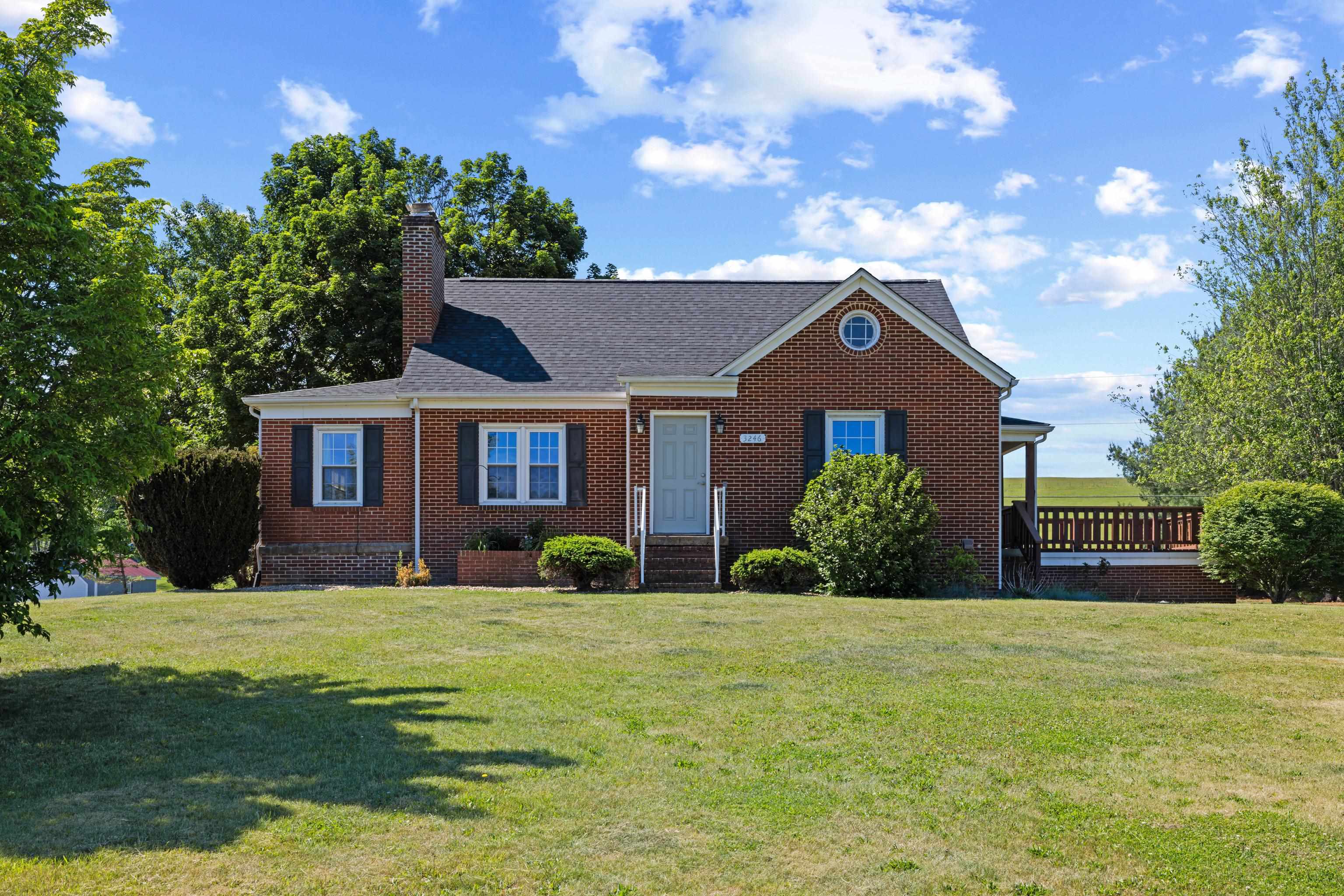 3246 CHURCHVILLE AVE, STAUNTON, Virginia 24401, 3 Bedrooms Bedrooms, ,2 BathroomsBathrooms,Residential,3246 CHURCHVILLE AVE,677391 MLS # 677391