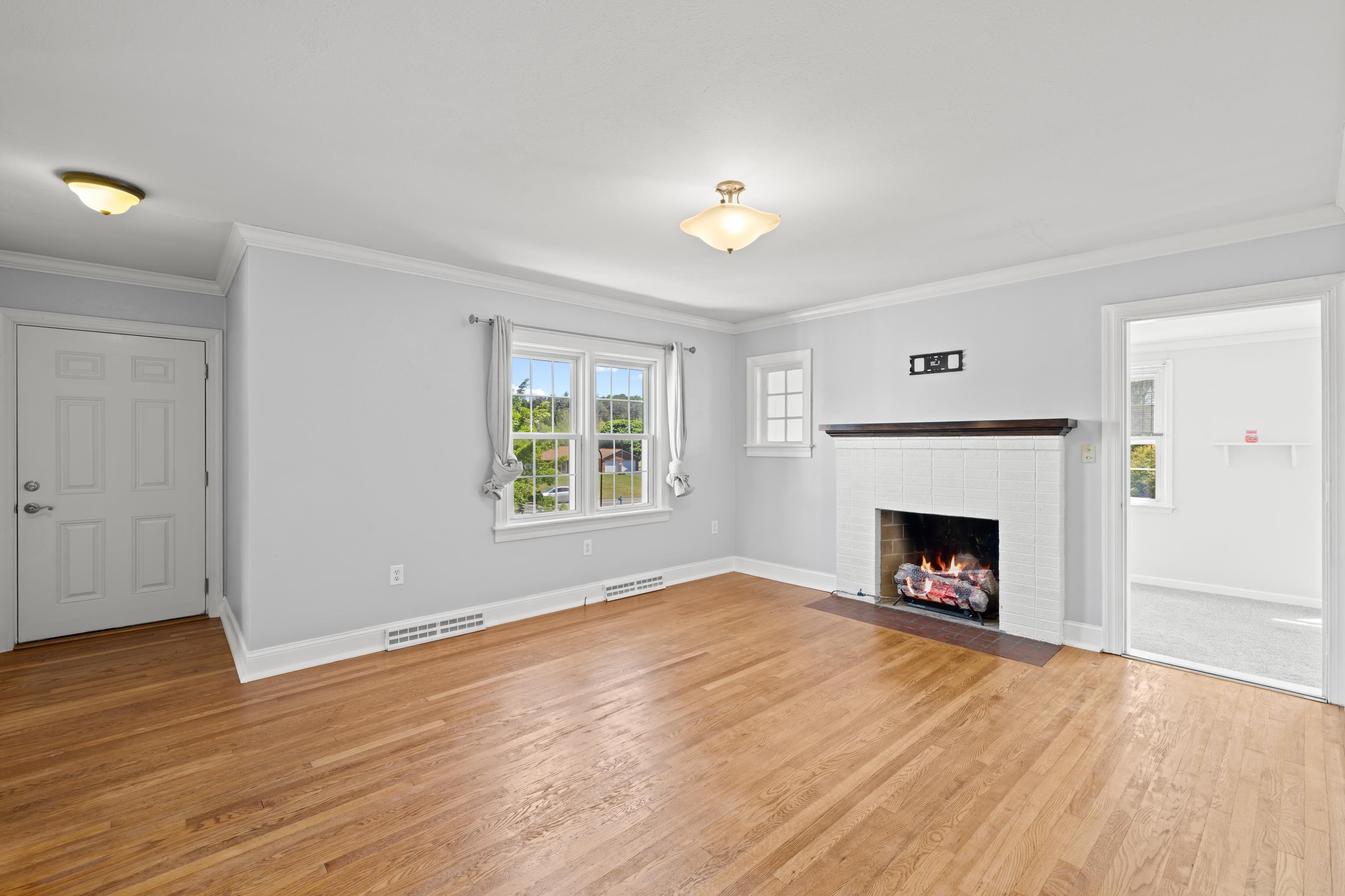 3246 CHURCHVILLE AVE, STAUNTON, Virginia 24401, 3 Bedrooms Bedrooms, ,2 BathroomsBathrooms,Residential,3246 CHURCHVILLE AVE,677391 MLS # 677391 3246 CHURCHVILLE AVE, STAUNTON, Virginia 24401, 3 Bedrooms Bedrooms, ,2 BathroomsBathrooms,Residential,3246 CHURCHVILLE AVE,677391 MLS # 677391