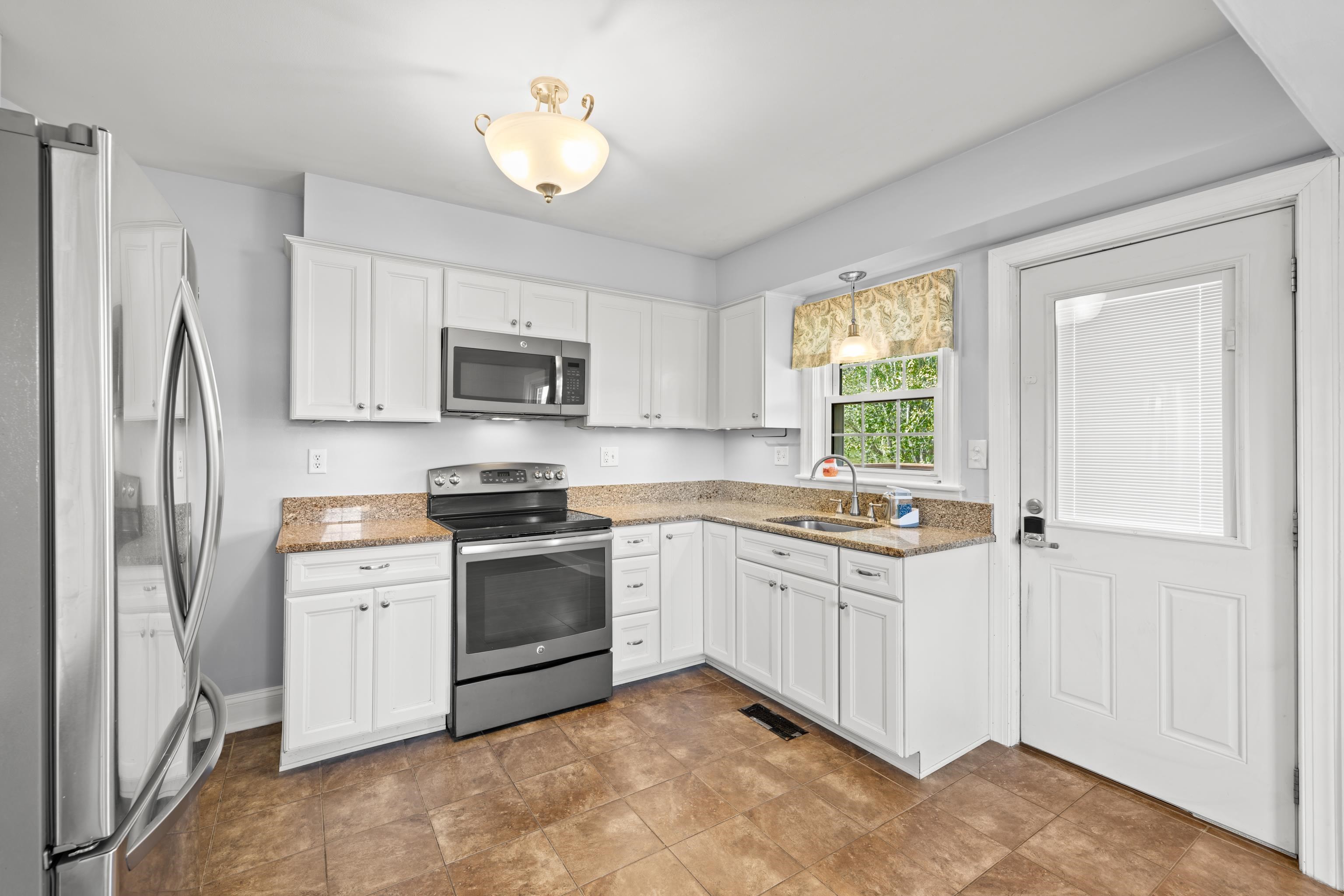 3246 CHURCHVILLE AVE, STAUNTON, Virginia 24401, 3 Bedrooms Bedrooms, ,2 BathroomsBathrooms,Residential,3246 CHURCHVILLE AVE,677391 MLS # 677391 3246 CHURCHVILLE AVE, STAUNTON, Virginia 24401, 3 Bedrooms Bedrooms, ,2 BathroomsBathrooms,Residential,3246 CHURCHVILLE AVE,677391 MLS # 677391