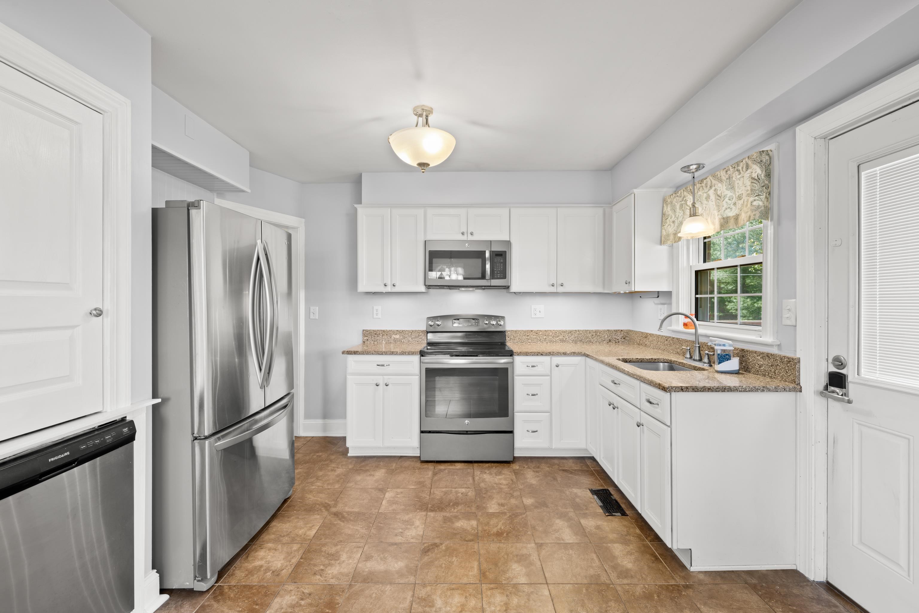 3246 CHURCHVILLE AVE, STAUNTON, Virginia 24401, 3 Bedrooms Bedrooms, ,2 BathroomsBathrooms,Residential,3246 CHURCHVILLE AVE,677391 MLS # 677391 3246 CHURCHVILLE AVE, STAUNTON, Virginia 24401, 3 Bedrooms Bedrooms, ,2 BathroomsBathrooms,Residential,3246 CHURCHVILLE AVE,677391 MLS # 677391