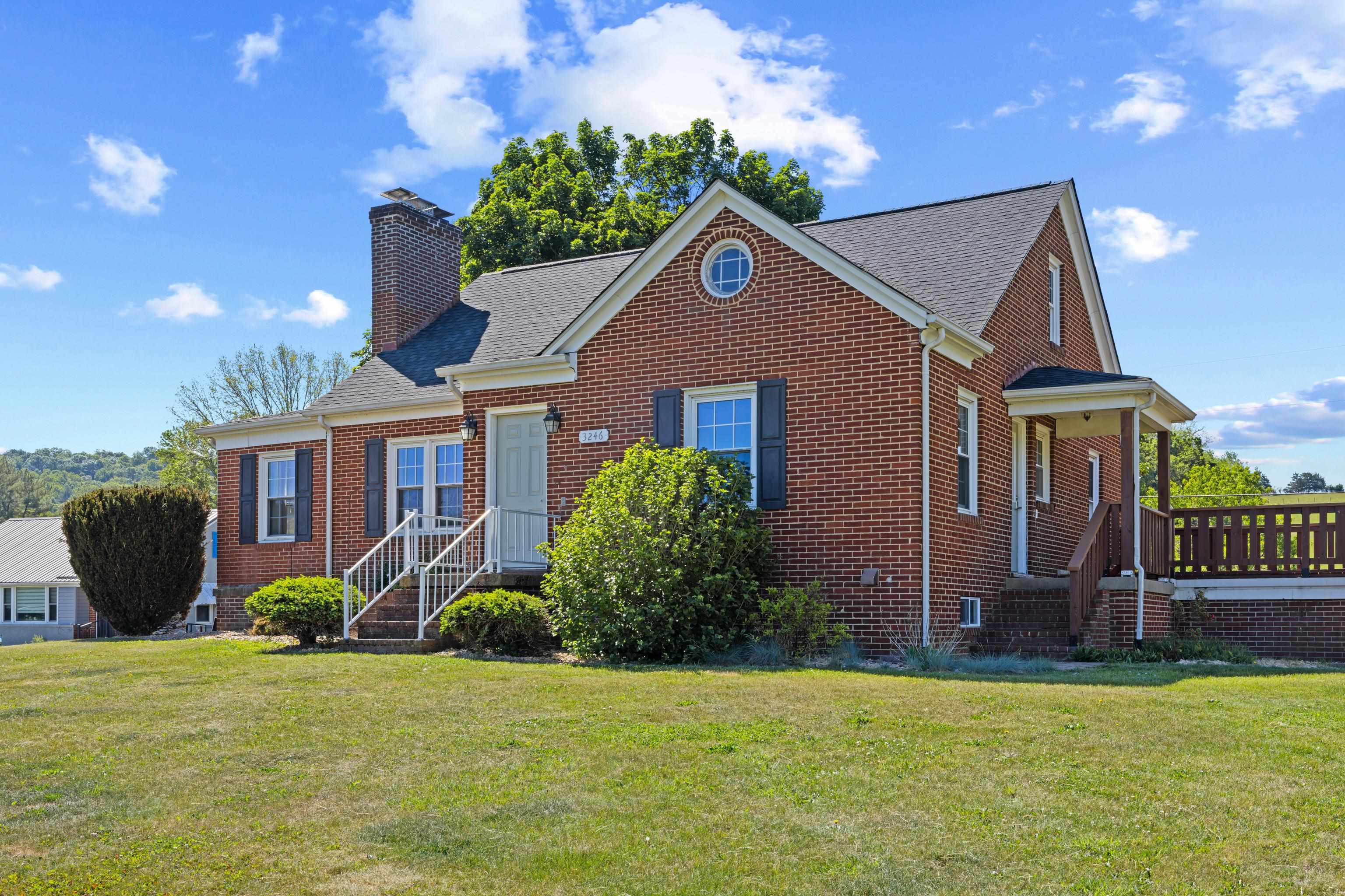 3246 CHURCHVILLE AVE, STAUNTON, Virginia 24401, 3 Bedrooms Bedrooms, ,2 BathroomsBathrooms,Residential,3246 CHURCHVILLE AVE,677391 MLS # 677391 3246 CHURCHVILLE AVE, STAUNTON, Virginia 24401, 3 Bedrooms Bedrooms, ,2 BathroomsBathrooms,Residential,3246 CHURCHVILLE AVE,677391 MLS # 677391