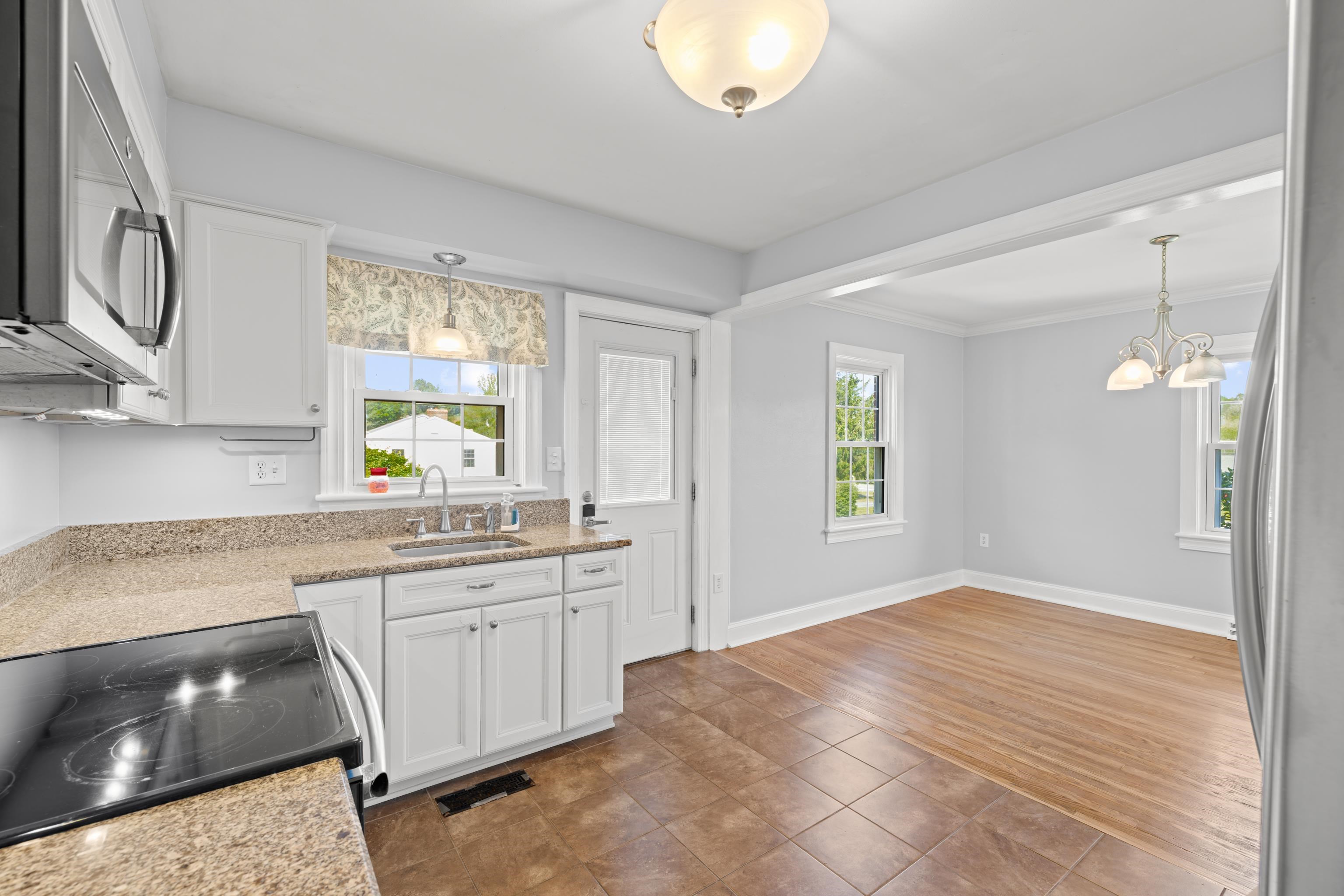 3246 CHURCHVILLE AVE, STAUNTON, Virginia 24401, 3 Bedrooms Bedrooms, ,2 BathroomsBathrooms,Residential,3246 CHURCHVILLE AVE,677391 MLS # 677391 3246 CHURCHVILLE AVE, STAUNTON, Virginia 24401, 3 Bedrooms Bedrooms, ,2 BathroomsBathrooms,Residential,3246 CHURCHVILLE AVE,677391 MLS # 677391
