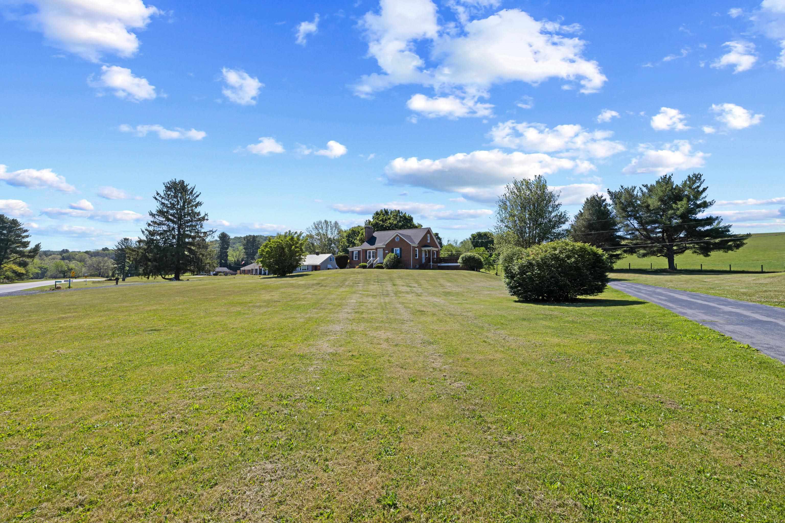 3246 CHURCHVILLE AVE, STAUNTON, Virginia 24401, 3 Bedrooms Bedrooms, ,2 BathroomsBathrooms,Residential,3246 CHURCHVILLE AVE,677391 MLS # 677391 3246 CHURCHVILLE AVE, STAUNTON, Virginia 24401, 3 Bedrooms Bedrooms, ,2 BathroomsBathrooms,Residential,3246 CHURCHVILLE AVE,677391 MLS # 677391