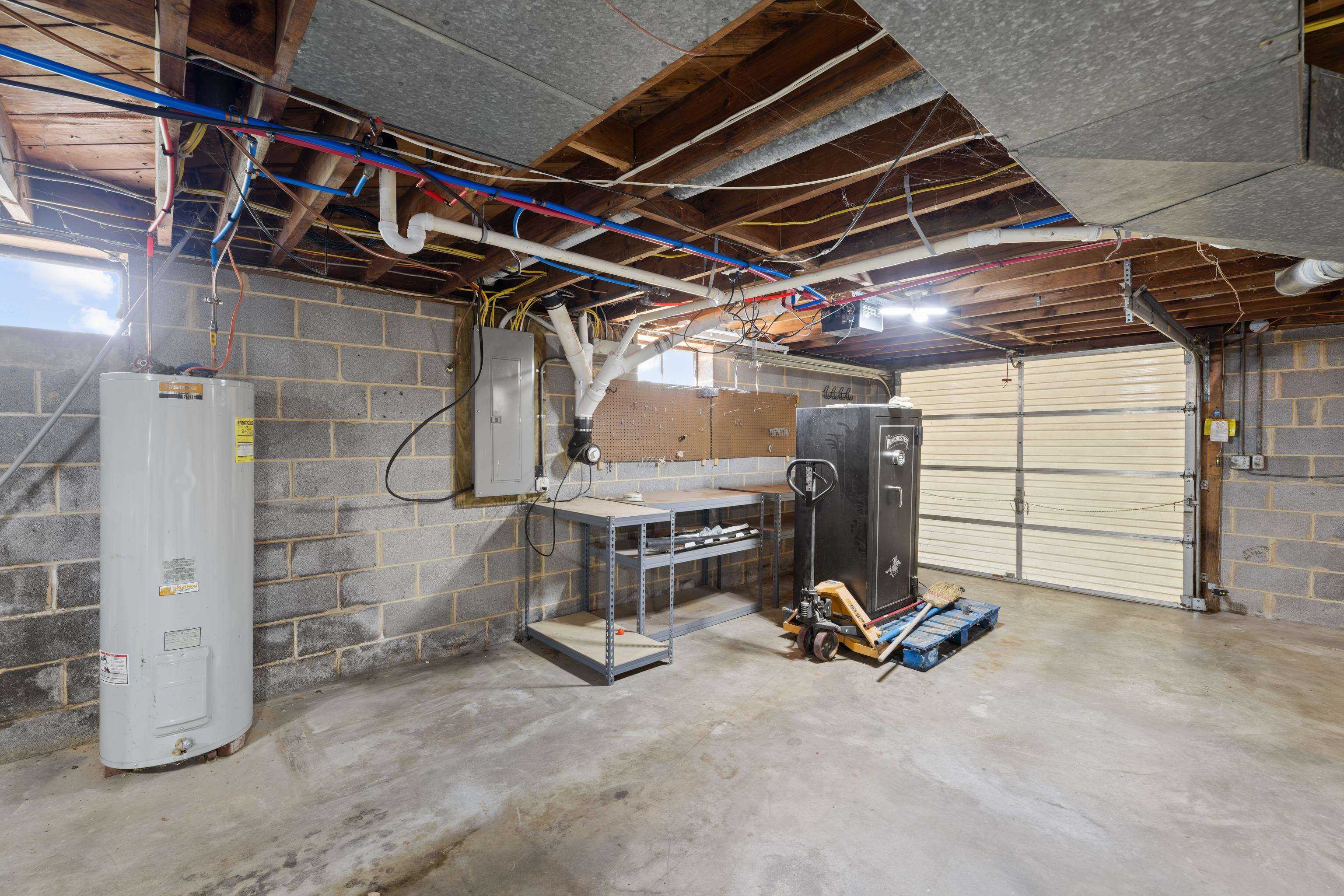 3246 CHURCHVILLE AVE, STAUNTON, Virginia 24401, 3 Bedrooms Bedrooms, ,2 BathroomsBathrooms,Residential,3246 CHURCHVILLE AVE,677391 MLS # 677391 3246 CHURCHVILLE AVE, STAUNTON, Virginia 24401, 3 Bedrooms Bedrooms, ,2 BathroomsBathrooms,Residential,3246 CHURCHVILLE AVE,677391 MLS # 677391