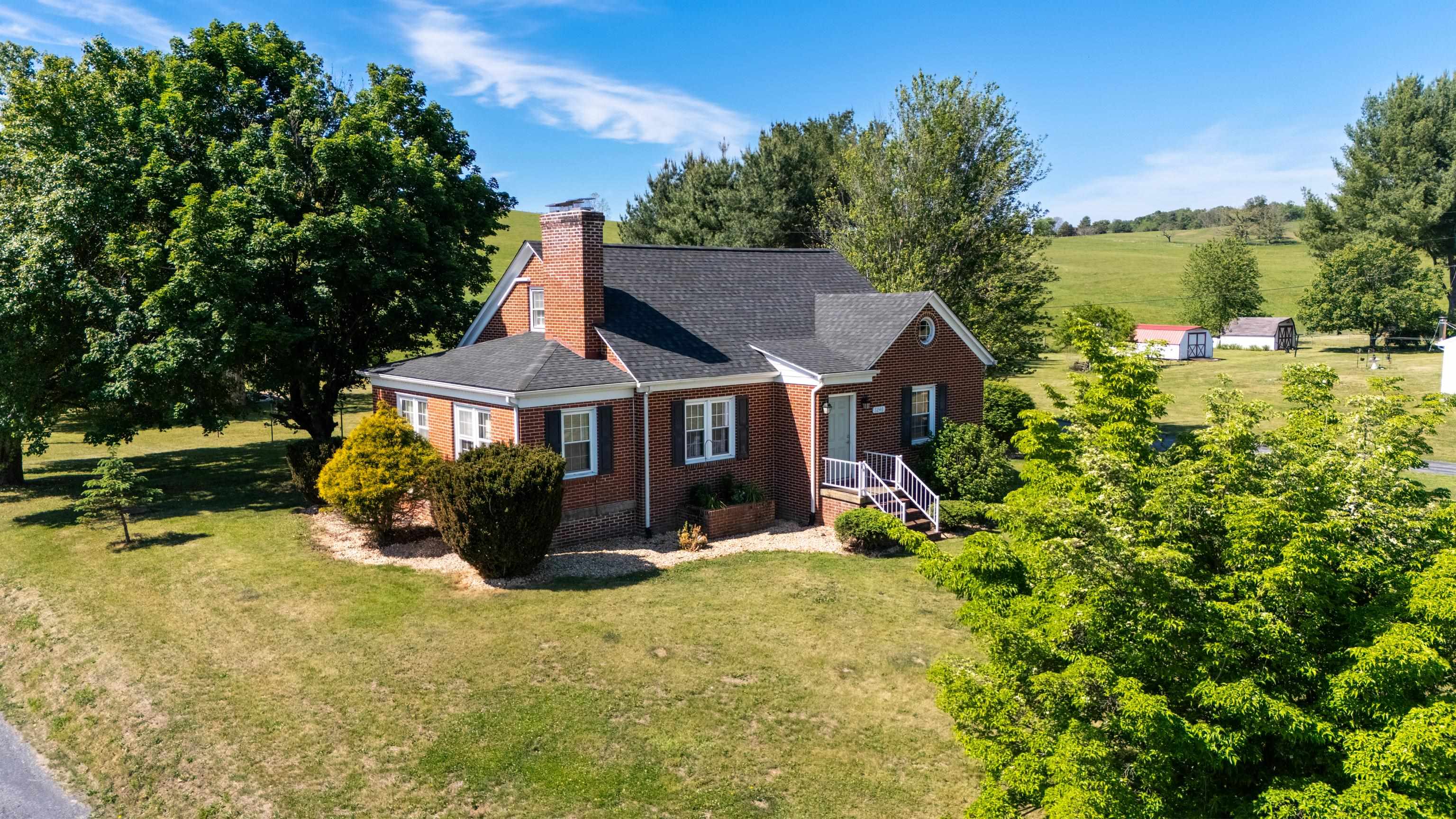 3246 CHURCHVILLE AVE, STAUNTON, Virginia 24401, 3 Bedrooms Bedrooms, ,2 BathroomsBathrooms,Residential,3246 CHURCHVILLE AVE,677391 MLS # 677391 3246 CHURCHVILLE AVE, STAUNTON, Virginia 24401, 3 Bedrooms Bedrooms, ,2 BathroomsBathrooms,Residential,3246 CHURCHVILLE AVE,677391 MLS # 677391