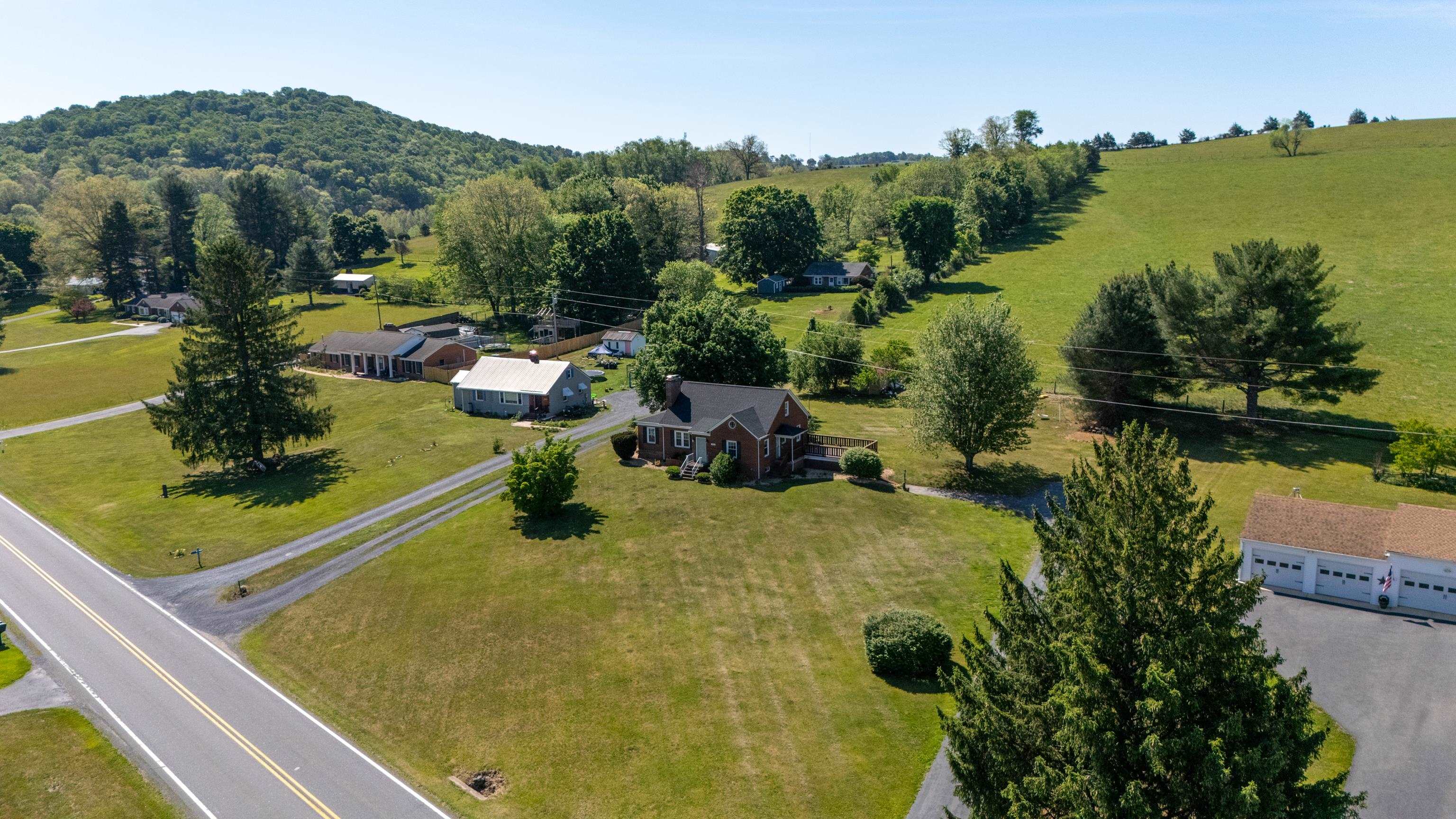 3246 CHURCHVILLE AVE, STAUNTON, Virginia 24401, 3 Bedrooms Bedrooms, ,2 BathroomsBathrooms,Residential,3246 CHURCHVILLE AVE,677391 MLS # 677391 3246 CHURCHVILLE AVE, STAUNTON, Virginia 24401, 3 Bedrooms Bedrooms, ,2 BathroomsBathrooms,Residential,3246 CHURCHVILLE AVE,677391 MLS # 677391