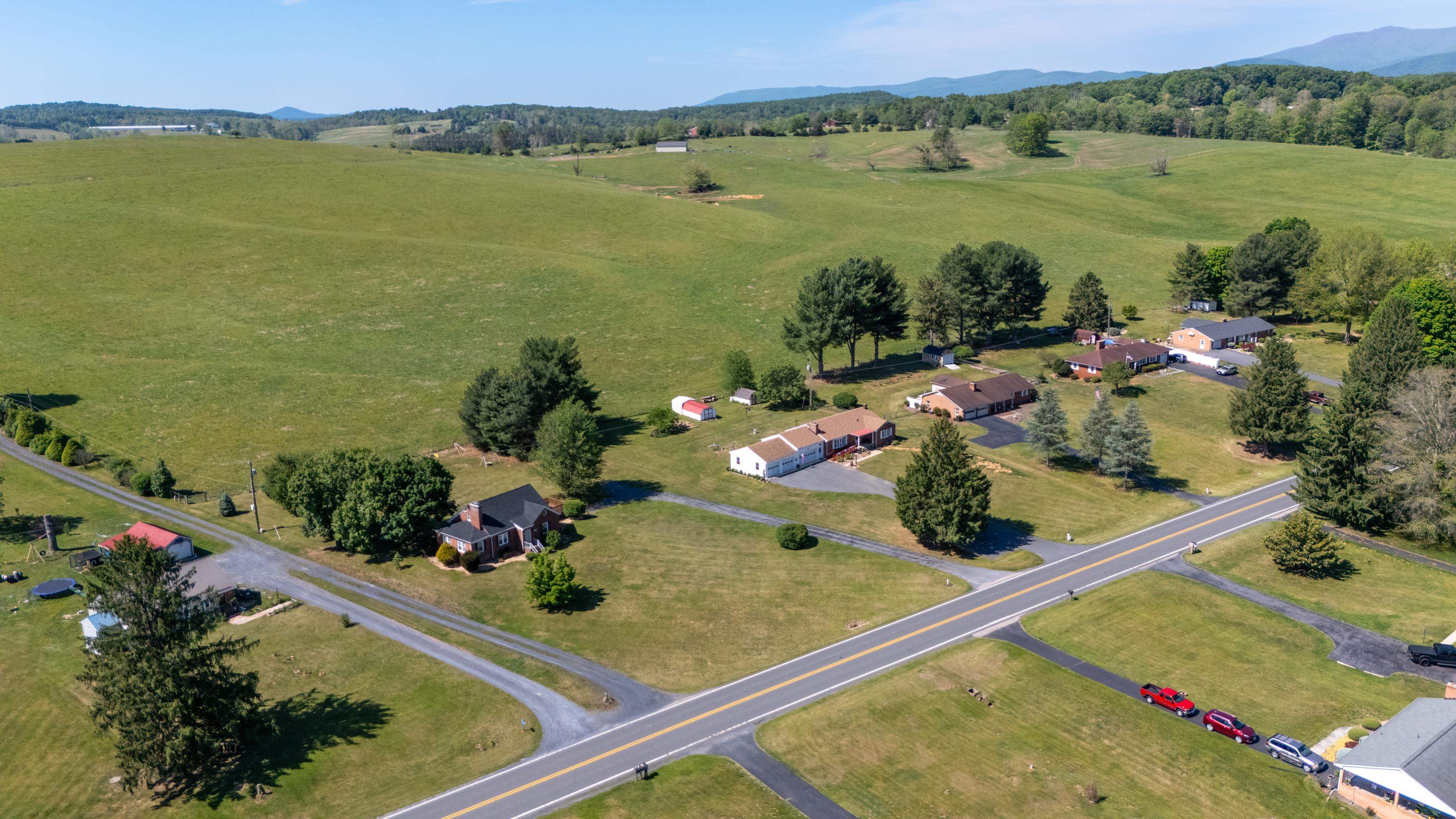 3246 CHURCHVILLE AVE, STAUNTON, Virginia 24401, 3 Bedrooms Bedrooms, ,2 BathroomsBathrooms,Residential,3246 CHURCHVILLE AVE,677391 MLS # 677391 3246 CHURCHVILLE AVE, STAUNTON, Virginia 24401, 3 Bedrooms Bedrooms, ,2 BathroomsBathrooms,Residential,3246 CHURCHVILLE AVE,677391 MLS # 677391
