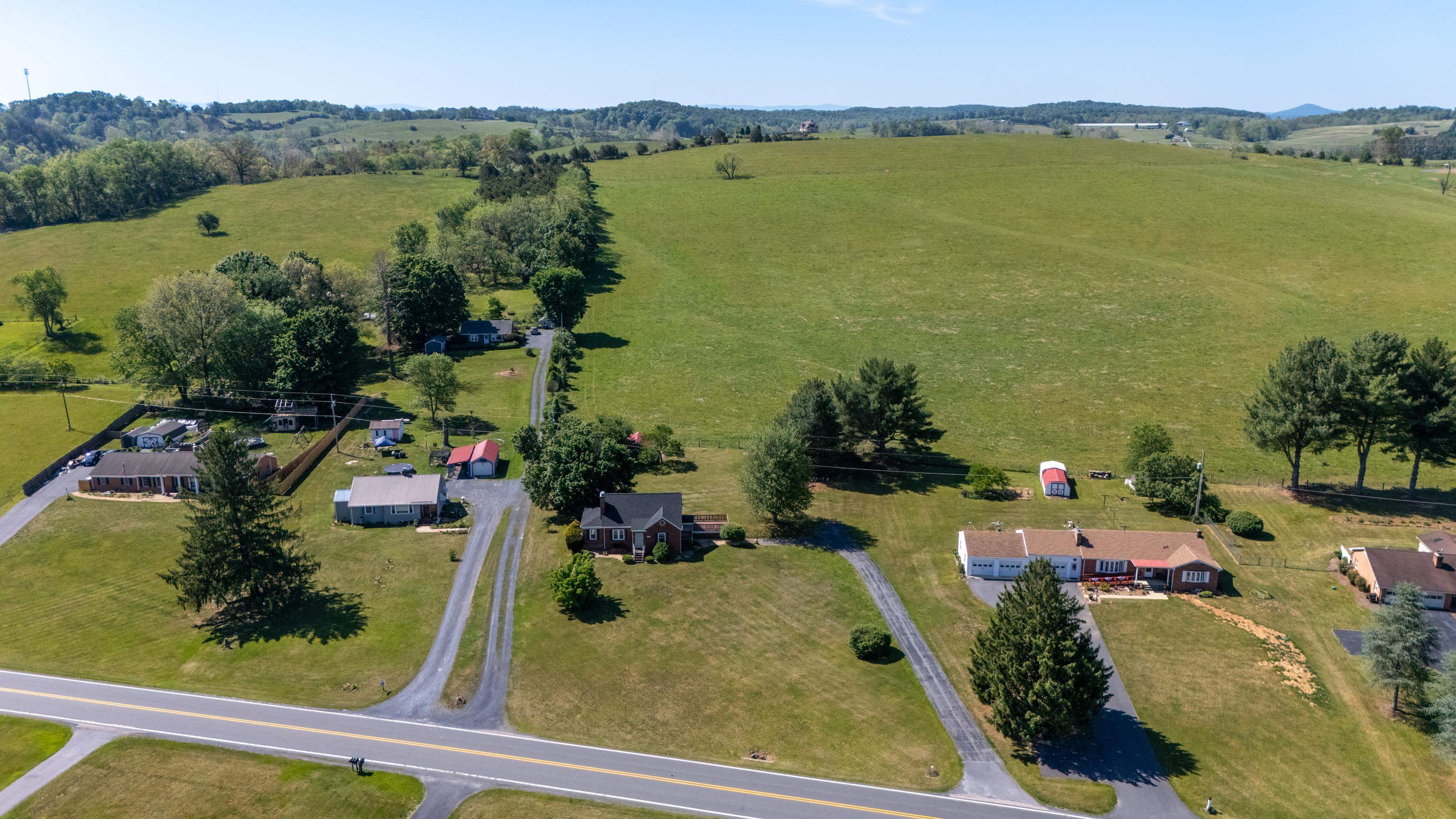 3246 CHURCHVILLE AVE, STAUNTON, Virginia 24401, 3 Bedrooms Bedrooms, ,2 BathroomsBathrooms,Residential,3246 CHURCHVILLE AVE,677391 MLS # 677391 3246 CHURCHVILLE AVE, STAUNTON, Virginia 24401, 3 Bedrooms Bedrooms, ,2 BathroomsBathrooms,Residential,3246 CHURCHVILLE AVE,677391 MLS # 677391