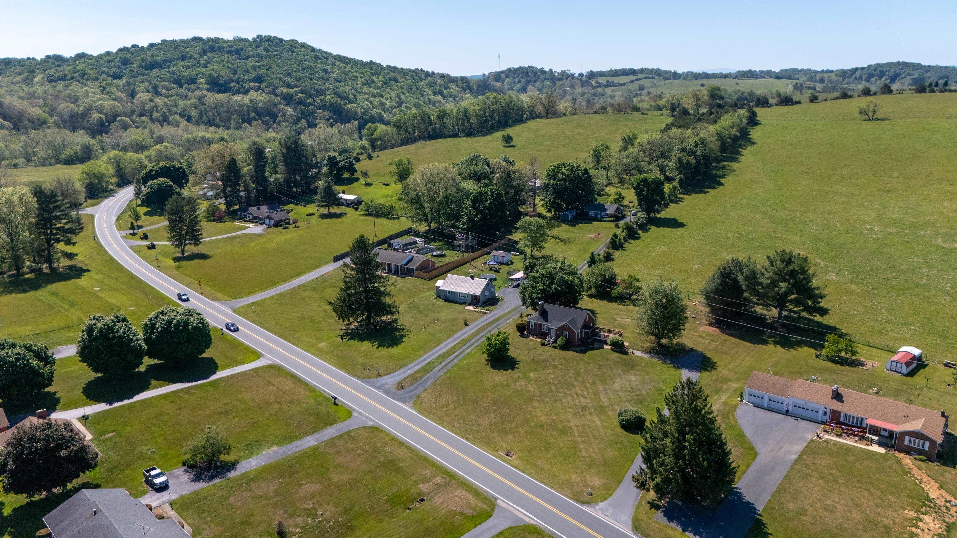3246 CHURCHVILLE AVE, STAUNTON, Virginia 24401, 3 Bedrooms Bedrooms, ,2 BathroomsBathrooms,Residential,3246 CHURCHVILLE AVE,677391 MLS # 677391 3246 CHURCHVILLE AVE, STAUNTON, Virginia 24401, 3 Bedrooms Bedrooms, ,2 BathroomsBathrooms,Residential,3246 CHURCHVILLE AVE,677391 MLS # 677391