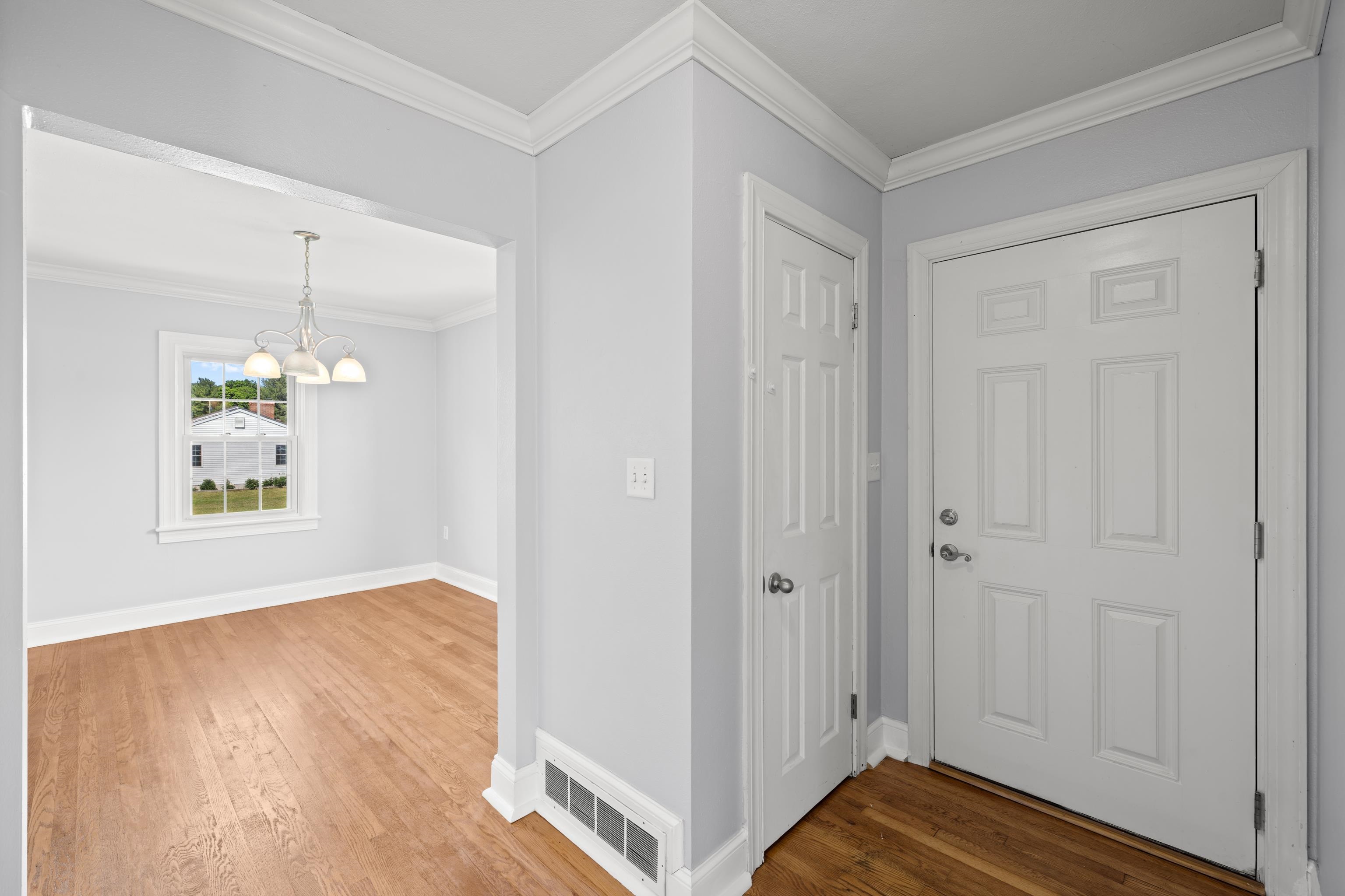 3246 CHURCHVILLE AVE, STAUNTON, Virginia 24401, 3 Bedrooms Bedrooms, ,2 BathroomsBathrooms,Residential,3246 CHURCHVILLE AVE,677391 MLS # 677391 3246 CHURCHVILLE AVE, STAUNTON, Virginia 24401, 3 Bedrooms Bedrooms, ,2 BathroomsBathrooms,Residential,3246 CHURCHVILLE AVE,677391 MLS # 677391