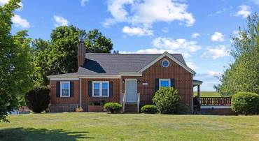 3246 CHURCHVILLE AVE, STAUNTON, Virginia 24401, 3 Bedrooms Bedrooms, ,2 BathroomsBathrooms,Residential,3246 CHURCHVILLE AVE,677391 MLS # 677391