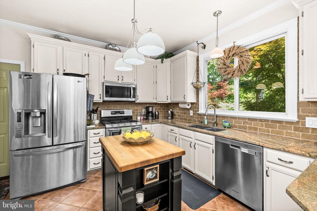 10610 EDINBURGH DR, SPOTSYLVANIA, Virginia 22553, 5 Bedrooms Bedrooms, ,3 BathroomsBathrooms,Residential,10610 EDINBURGH DR,VASP2041854 MLS # VASP2041854 10610 EDINBURGH DR, SPOTSYLVANIA, Virginia 22553, 5 Bedrooms Bedrooms, ,3 BathroomsBathrooms,Residential,10610 EDINBURGH DR,VASP2041854 MLS # VASP2041854