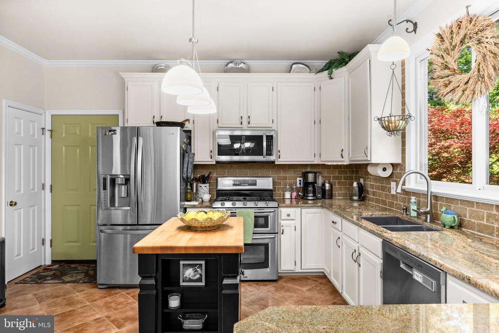 10610 EDINBURGH DR, SPOTSYLVANIA, Virginia 22553, 5 Bedrooms Bedrooms, ,3 BathroomsBathrooms,Residential,10610 EDINBURGH DR,VASP2041854 MLS # VASP2041854 10610 EDINBURGH DR, SPOTSYLVANIA, Virginia 22553, 5 Bedrooms Bedrooms, ,3 BathroomsBathrooms,Residential,10610 EDINBURGH DR,VASP2041854 MLS # VASP2041854
