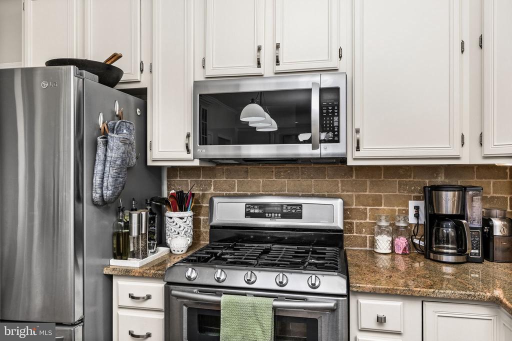 10610 EDINBURGH DR, SPOTSYLVANIA, Virginia 22553, 5 Bedrooms Bedrooms, ,3 BathroomsBathrooms,Residential,10610 EDINBURGH DR,VASP2041854 MLS # VASP2041854 10610 EDINBURGH DR, SPOTSYLVANIA, Virginia 22553, 5 Bedrooms Bedrooms, ,3 BathroomsBathrooms,Residential,10610 EDINBURGH DR,VASP2041854 MLS # VASP2041854