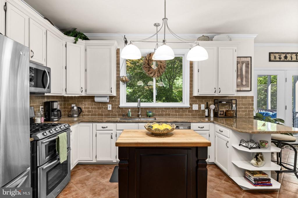 10610 EDINBURGH DR, SPOTSYLVANIA, Virginia 22553, 5 Bedrooms Bedrooms, ,3 BathroomsBathrooms,Residential,10610 EDINBURGH DR,VASP2041854 MLS # VASP2041854 10610 EDINBURGH DR, SPOTSYLVANIA, Virginia 22553, 5 Bedrooms Bedrooms, ,3 BathroomsBathrooms,Residential,10610 EDINBURGH DR,VASP2041854 MLS # VASP2041854