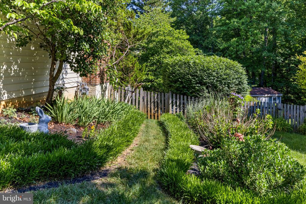 10610 EDINBURGH DR, SPOTSYLVANIA, Virginia 22553, 5 Bedrooms Bedrooms, ,3 BathroomsBathrooms,Residential,10610 EDINBURGH DR,VASP2041854 MLS # VASP2041854 10610 EDINBURGH DR, SPOTSYLVANIA, Virginia 22553, 5 Bedrooms Bedrooms, ,3 BathroomsBathrooms,Residential,10610 EDINBURGH DR,VASP2041854 MLS # VASP2041854