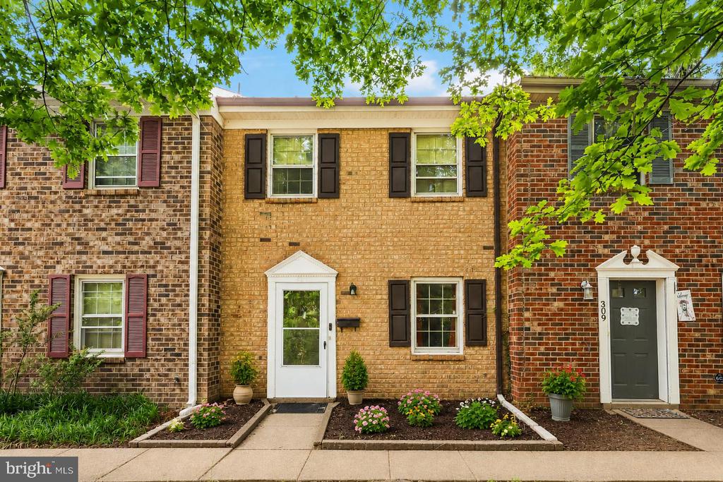 307 OLDE GREENWICH DR, FREDERICKSBURG, Virginia 22408, 3 Bedrooms Bedrooms, ,1 BathroomBathrooms,Residential,OLDE GREENWICH,307 OLDE GREENWICH DR,VASP2042064 MLS # VASP2042064