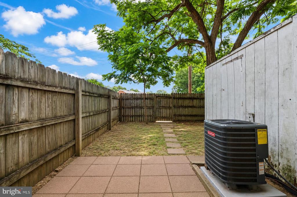 307 OLDE GREENWICH DR, FREDERICKSBURG, Virginia 22408, 3 Bedrooms Bedrooms, ,1 BathroomBathrooms,Residential,OLDE GREENWICH,307 OLDE GREENWICH DR,VASP2042064 MLS # VASP2042064