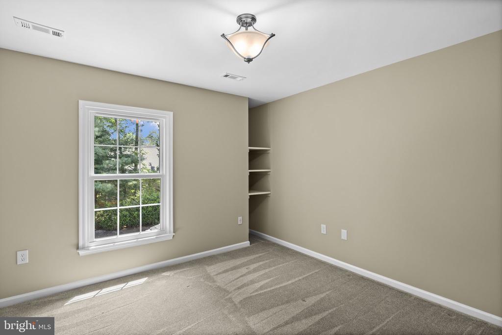 10742 BRIDLEREIN CT, SPOTSYLVANIA, Virginia 22553, 4 Bedrooms Bedrooms, ,2 BathroomsBathrooms,Residential,10742 BRIDLEREIN CT,VASP2042016 MLS # VASP2042016