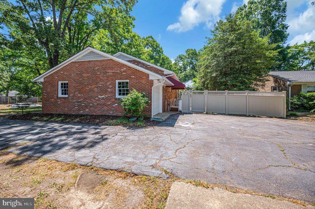 4212 ROSEMONT LN, FREDERICKSBURG, Virginia 22408, 4 Bedrooms Bedrooms, ,2 BathroomsBathrooms,Residential,4212 ROSEMONT LN,VASP2042072 MLS # VASP2042072