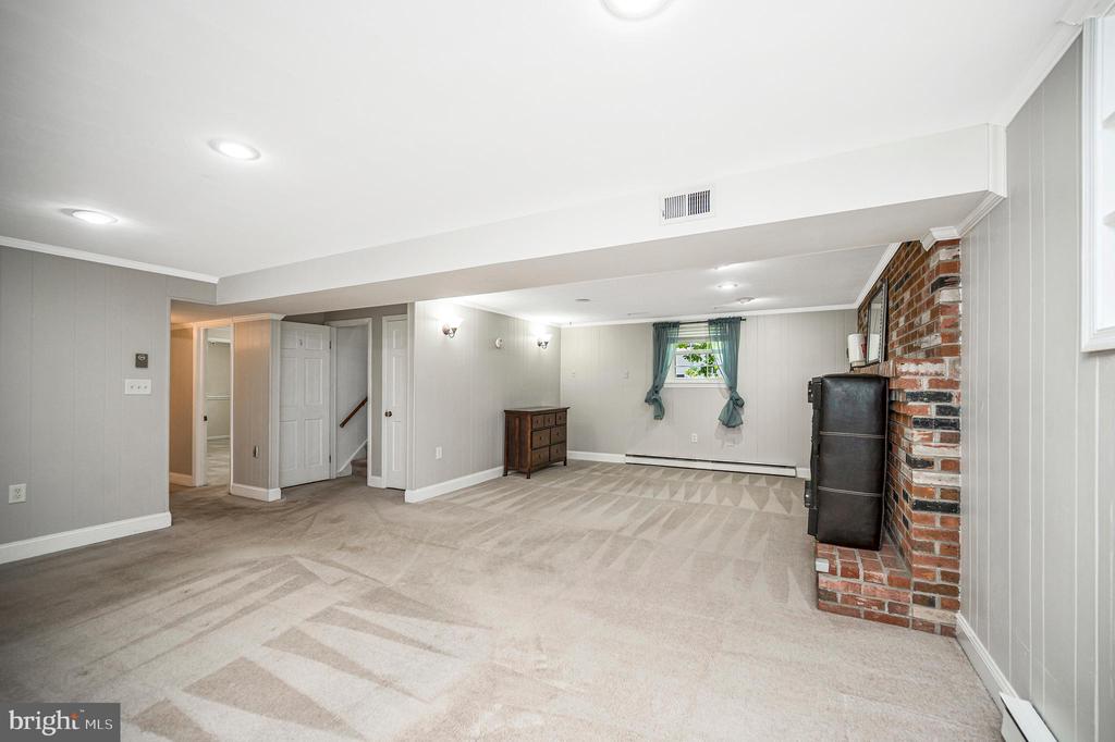 4212 ROSEMONT LN, FREDERICKSBURG, Virginia 22408, 4 Bedrooms Bedrooms, ,2 BathroomsBathrooms,Residential,4212 ROSEMONT LN,VASP2042072 MLS # VASP2042072