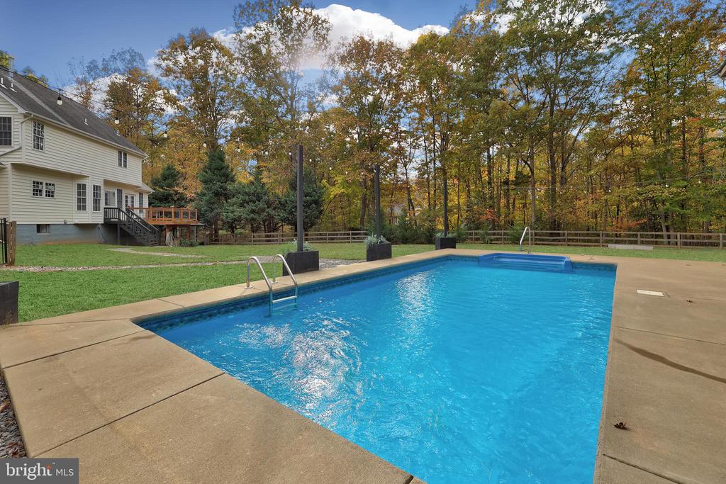 13612 PERIMETER DR, FREDERICKSBURG, Virginia 22407, 3 Bedrooms Bedrooms, ,3 BathroomsBathrooms,Residential,13612 PERIMETER DR,VASP2041930 MLS # VASP2041930