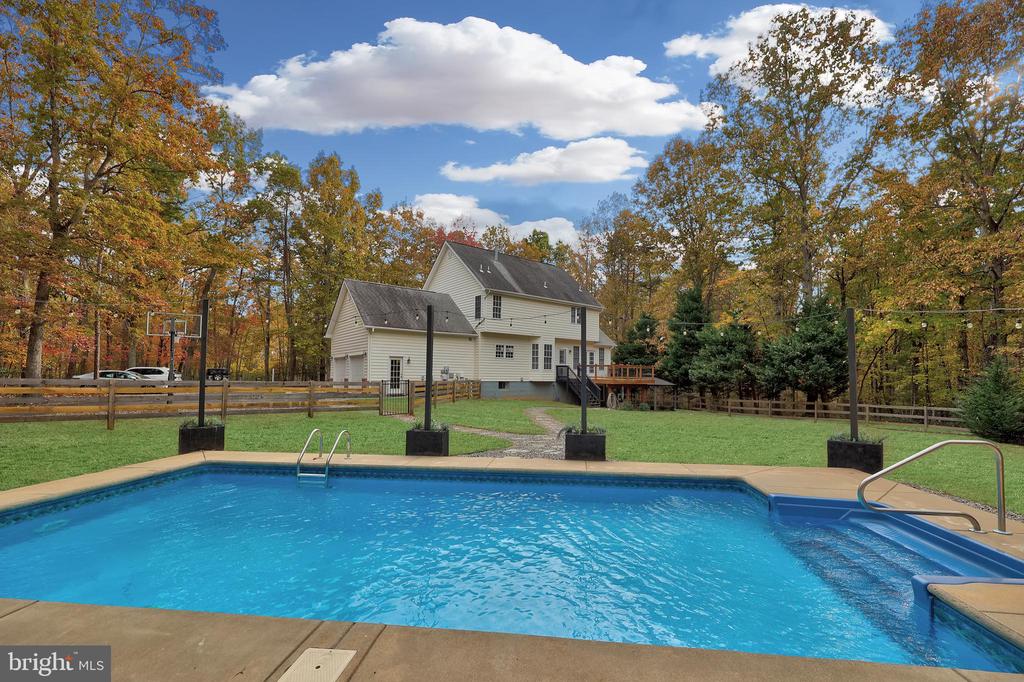 13612 PERIMETER DR, FREDERICKSBURG, Virginia 22407, 3 Bedrooms Bedrooms, ,3 BathroomsBathrooms,Residential,13612 PERIMETER DR,VASP2041930 MLS # VASP2041930
