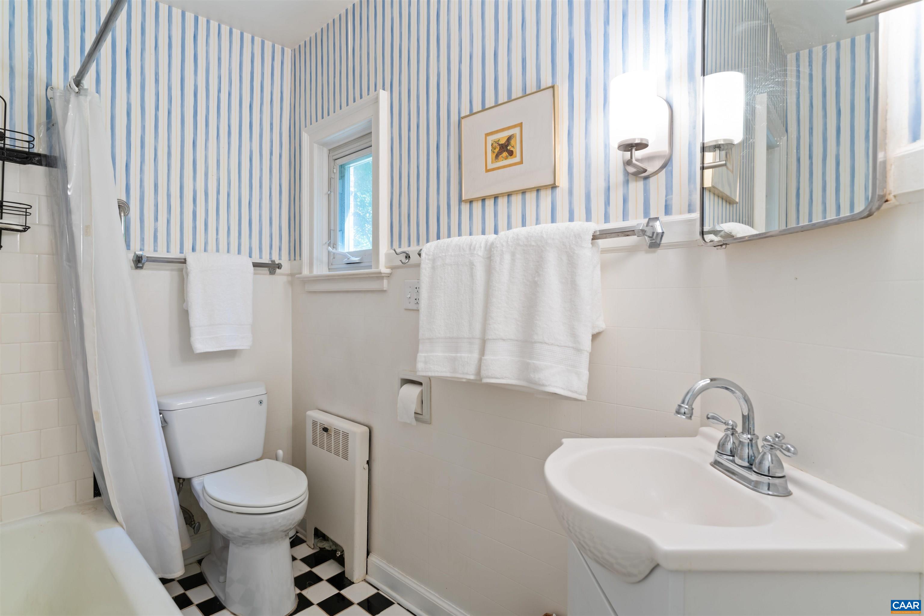 261 BLUE RIDGE DR, ORANGE, Virginia 22960, 6 Bedrooms Bedrooms, ,4 BathroomsBathrooms,Residential,261 BLUE RIDGE DR,677192 MLS # 677192 261 BLUE RIDGE DR, ORANGE, Virginia 22960, 6 Bedrooms Bedrooms, ,4 BathroomsBathrooms,Residential,261 BLUE RIDGE DR,677192 MLS # 677192