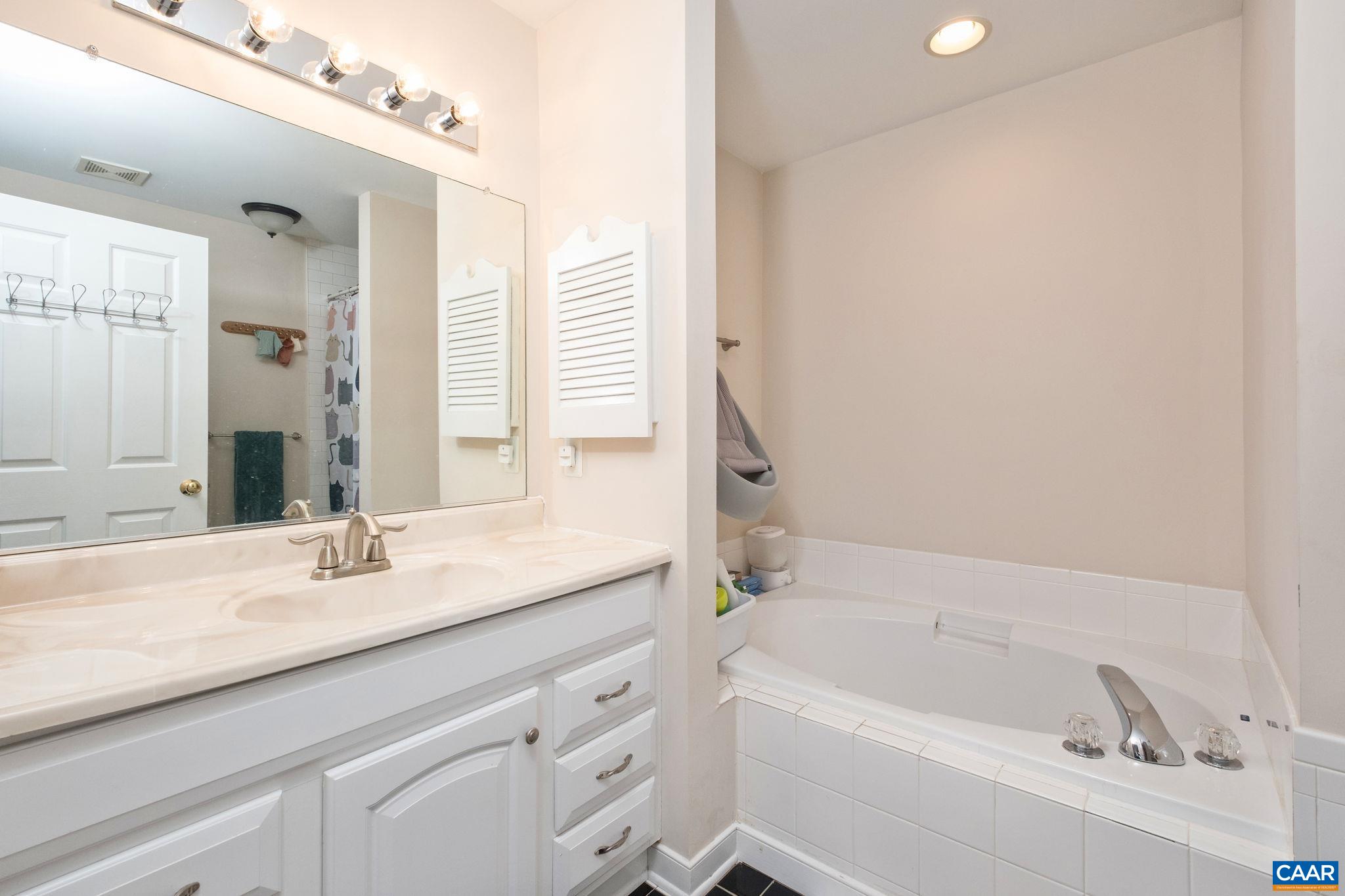 998 PINTAIL LN, CHARLOTTESVILLE, Virginia 22903, 3 Bedrooms Bedrooms, ,2 BathroomsBathrooms,Residential,998 PINTAIL LN,677401 MLS # 677401