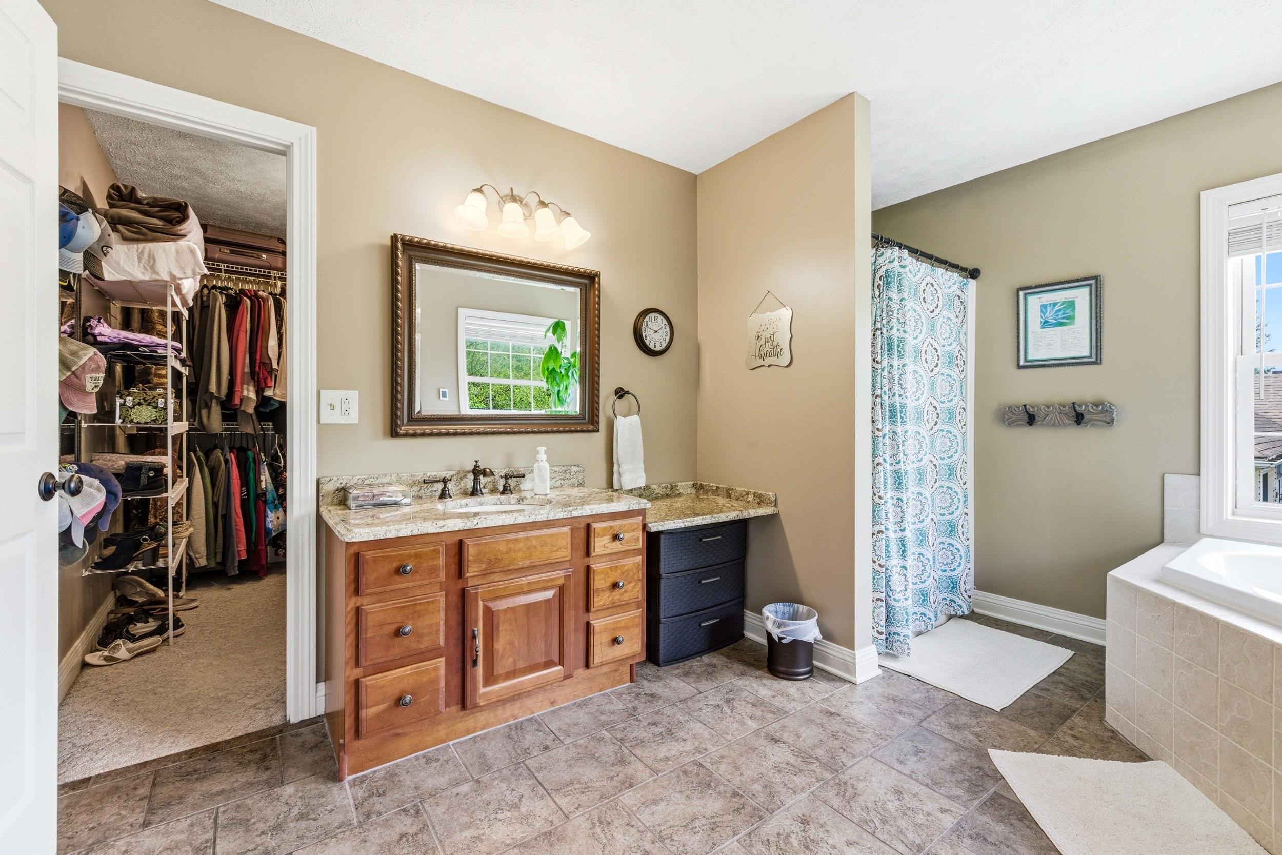 240 NORTHVIEW DR, DAYTON, Virginia 22821, 5 Bedrooms Bedrooms, ,4 BathroomsBathrooms,Residential,240 NORTHVIEW DR,677406 MLS # 677406