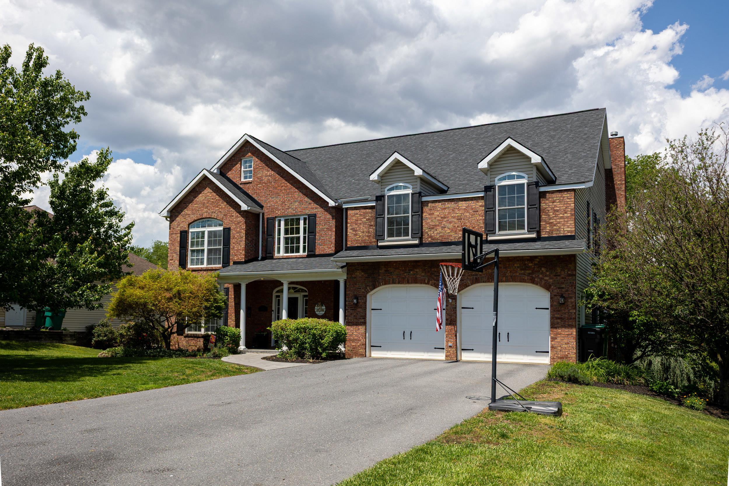 240 NORTHVIEW DR, DAYTON, Virginia 22821, 5 Bedrooms Bedrooms, ,4 BathroomsBathrooms,Residential,240 NORTHVIEW DR,677406 MLS # 677406