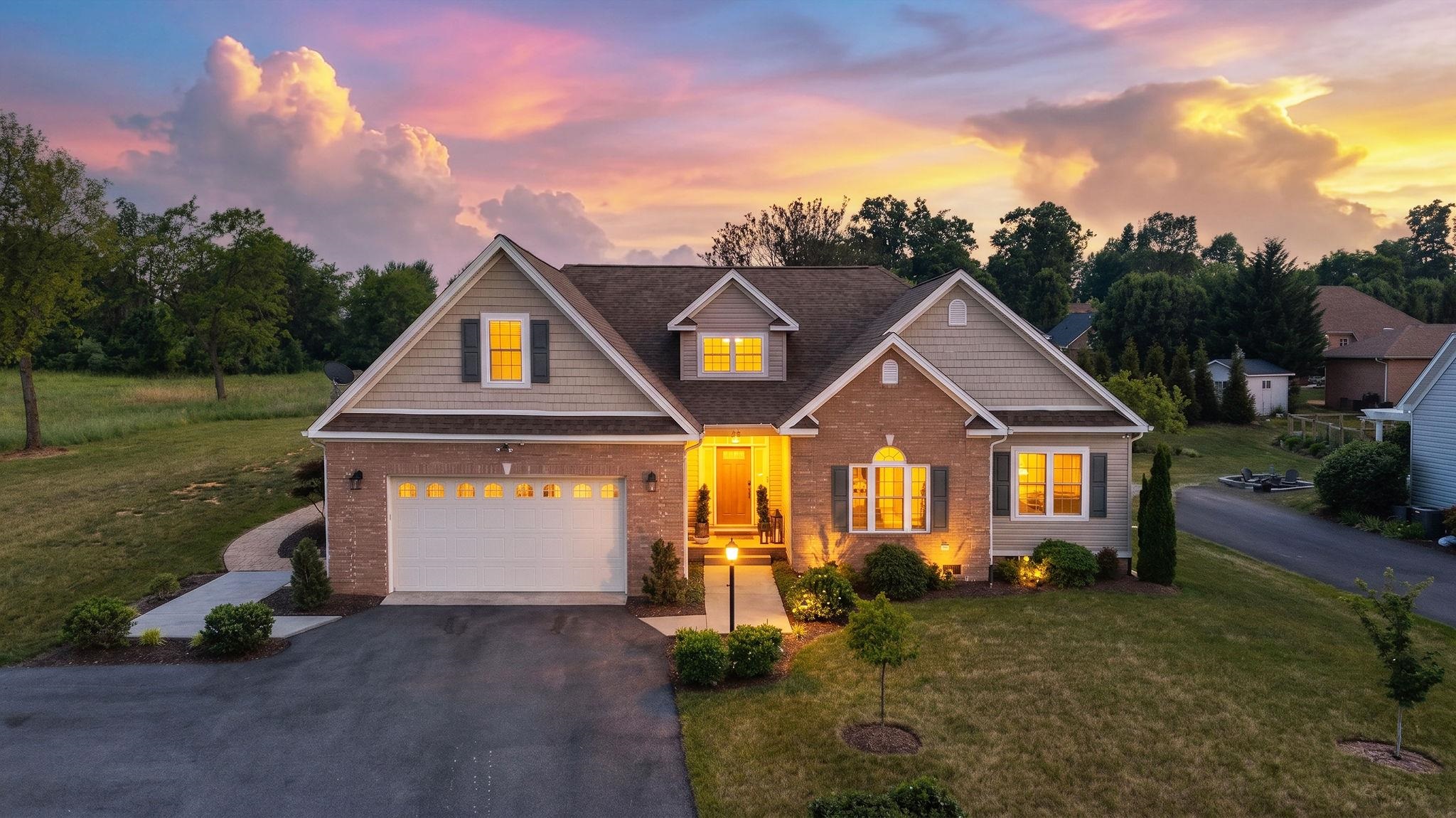 632 LEGRANDE AVE, WAYNESBORO, Virginia 22980, 4 Bedrooms Bedrooms, ,2 BathroomsBathrooms,Residential,632 LEGRANDE AVE,677410 MLS # 677410