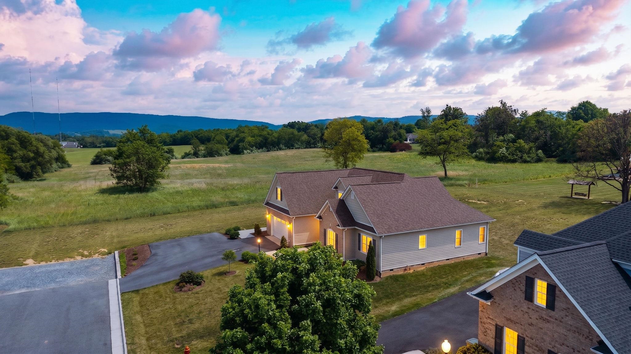 632 LEGRANDE AVE, WAYNESBORO, Virginia 22980, 4 Bedrooms Bedrooms, ,2 BathroomsBathrooms,Residential,632 LEGRANDE AVE,677410 MLS # 677410